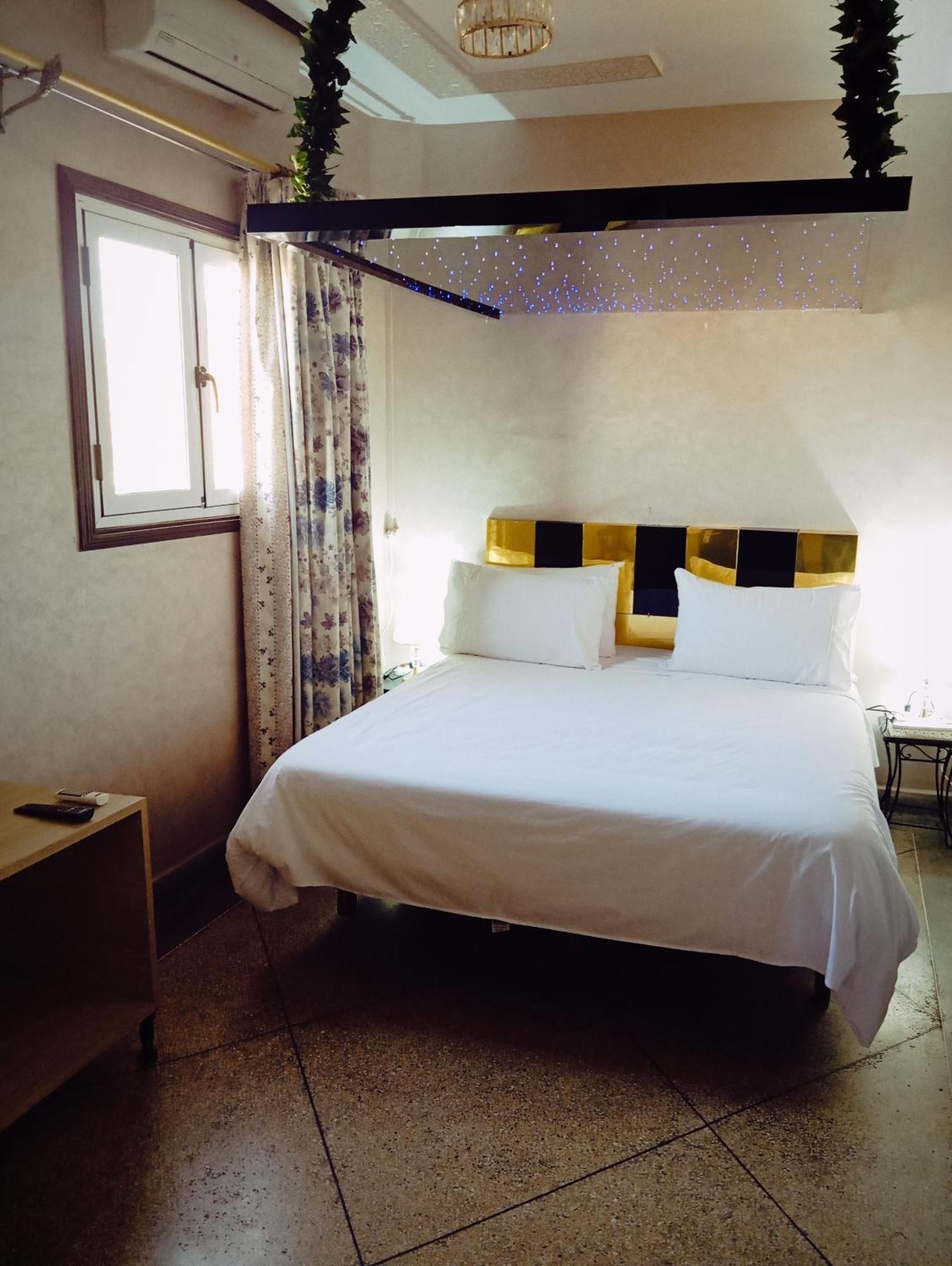 Hotel Lahlou Riad Cafeteria Oujda Ngoại thất bức ảnh